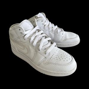 NIKE - Air Jordan 1 Mid